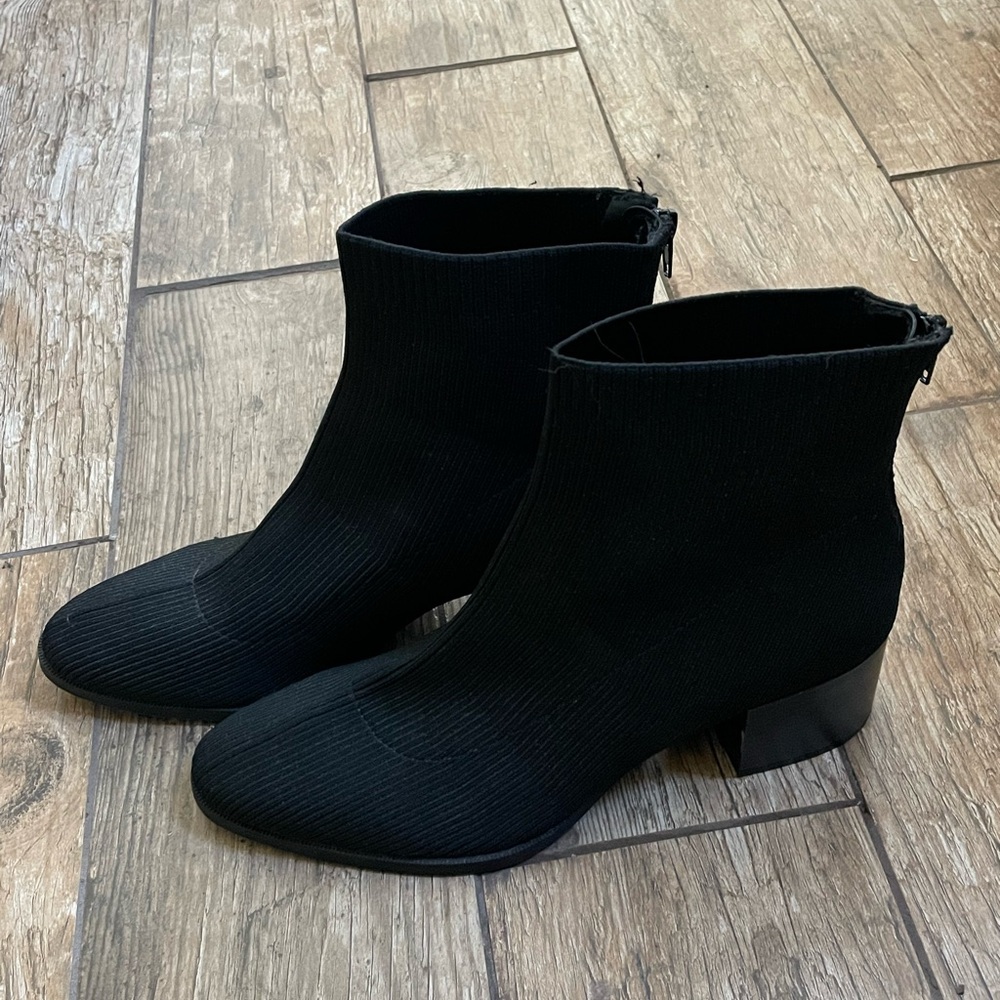 Lifestyles black knit glove boot women’s 11